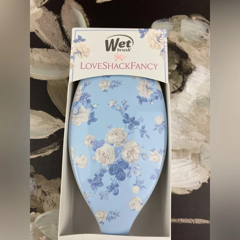 NIB LoveShackFancy X Wet Brush Original Detangler in Everblooming Rosettes.